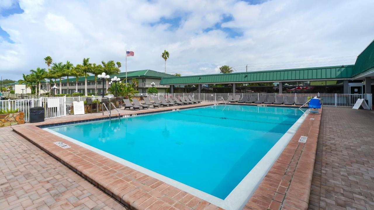 Waterfront Room, Heated Pool, Tiki Bar & Grill Sarasota Zewnętrze zdjęcie
