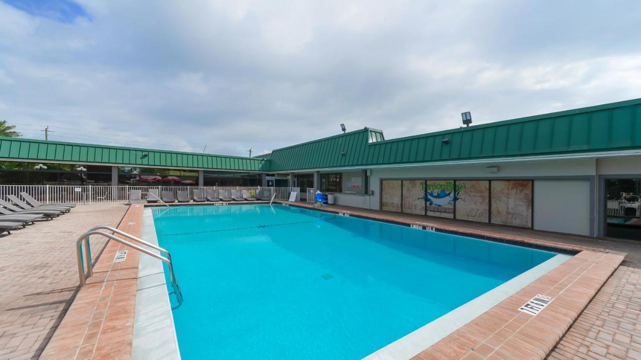 Waterfront Room, Heated Pool, Tiki Bar & Grill Sarasota Zewnętrze zdjęcie