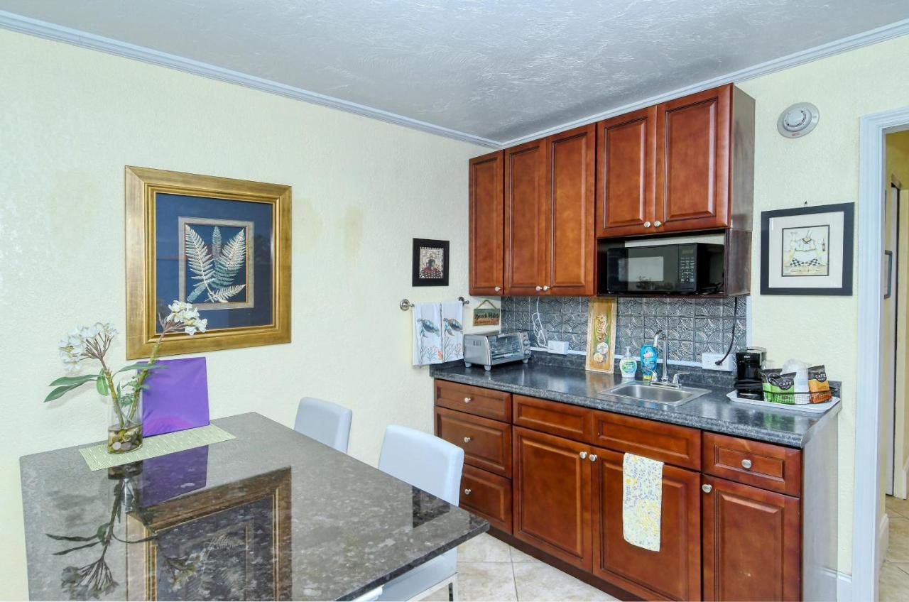Waterfront Room, Heated Pool, Tiki Bar & Grill Sarasota Zewnętrze zdjęcie